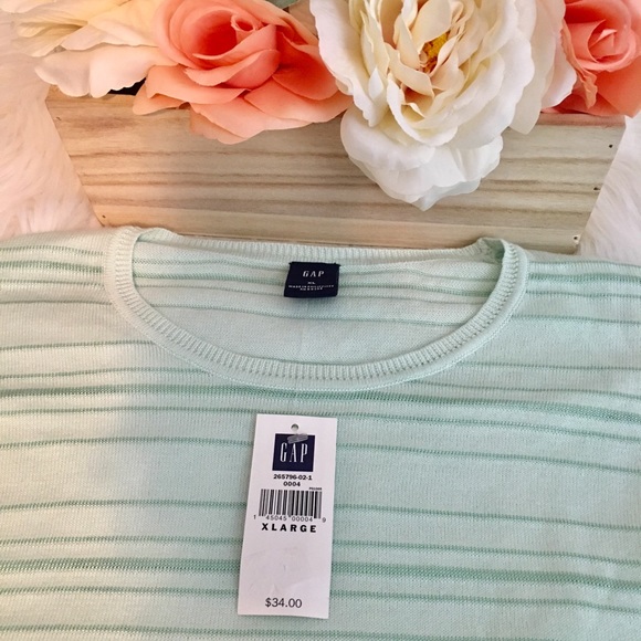 GAP Tops - Women’s GAP XL Tee Shirt NWT